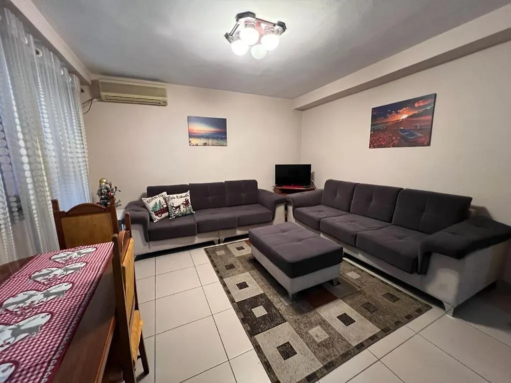 Apartment Entire Nice Apartment, In The Center Tirana