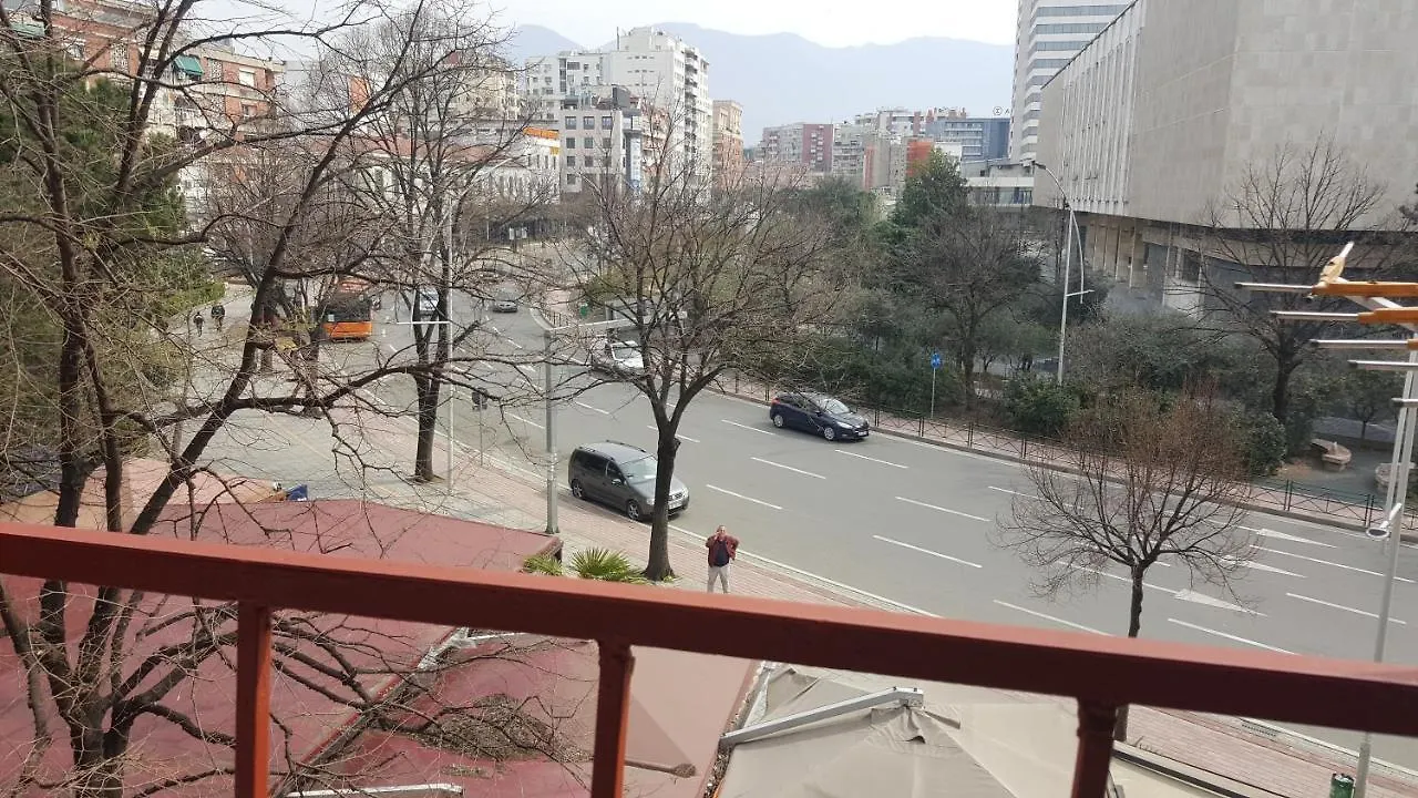 Entire Nice Apartment, In The Center ティラナ アルバニア